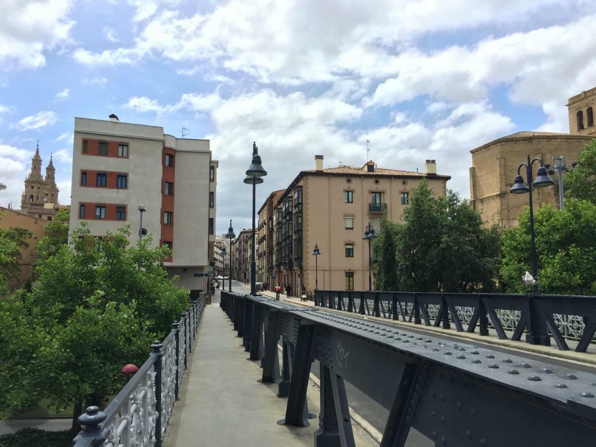 Centro Historico - Muralla Revellin ログローニョ エクステリア 写真